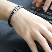 Load image into Gallery viewer, Leather bracelet For men with family names 4