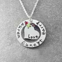 Load image into Gallery viewer, Custom Circle Heart Pendant Necklace With Engraved Names