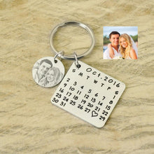 Load image into Gallery viewer, Personalized Calendar Keychain With Photo And Special Date