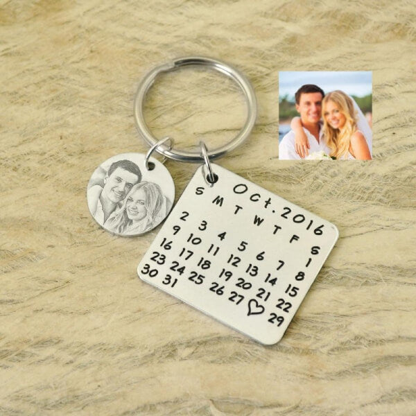 Personalized Calendar Keychain With Photo And Special Date – Get Engravings