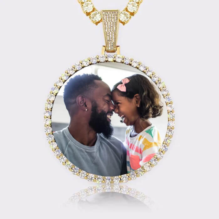 Photo Medallions Necklace - Best Christmas Gifts For Dad